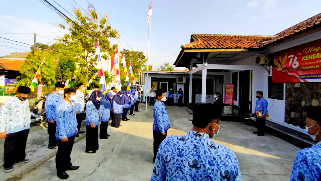 Upacara HUT RI Ke-76 Dinarpus Berjalan Lancar