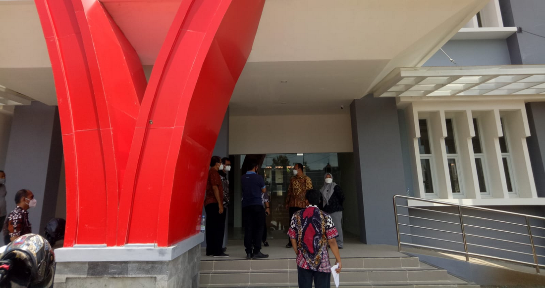 Cek Kelengkapan Pembangunan Gedung Perpustakaan  