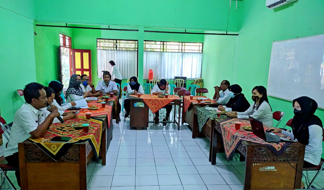 Penyampaian Risalah Hasil Audit Sementara Kearsipan Dinperinaker  Kabupaten Purworejo