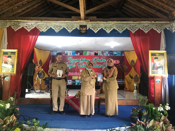 Launching_Buku_SMPN_19_PURWOREJO_SENIN_19_DESEMBER_2022.png