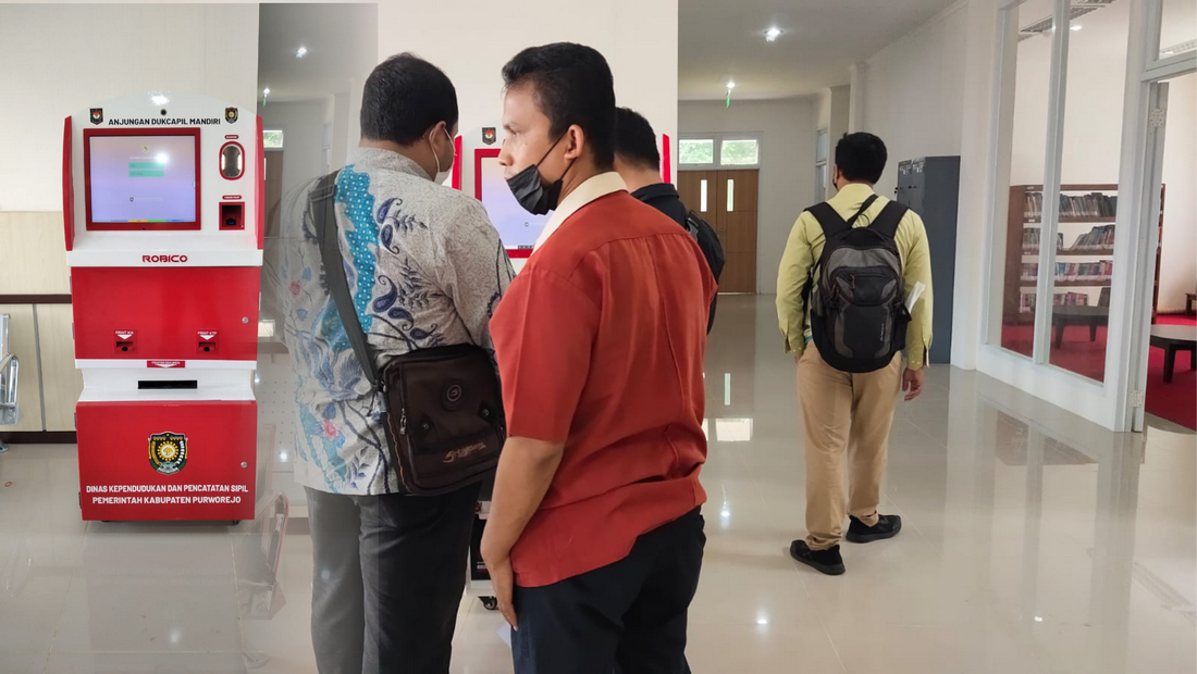 Anjungan Dukcapil Mandiri Hadir di Gedung Layanan Perpustakaan Umum Kabupaten Purworejo