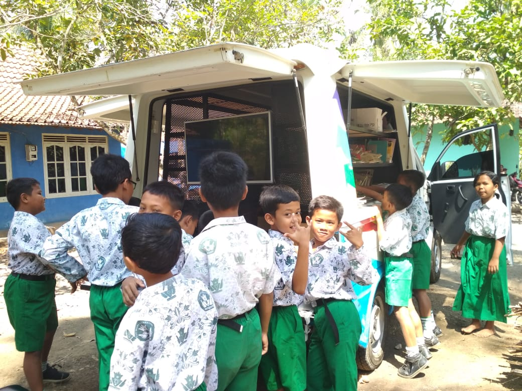 Perpustakaan Keliling untuk Pemenuhan Kebutuhan Informasi