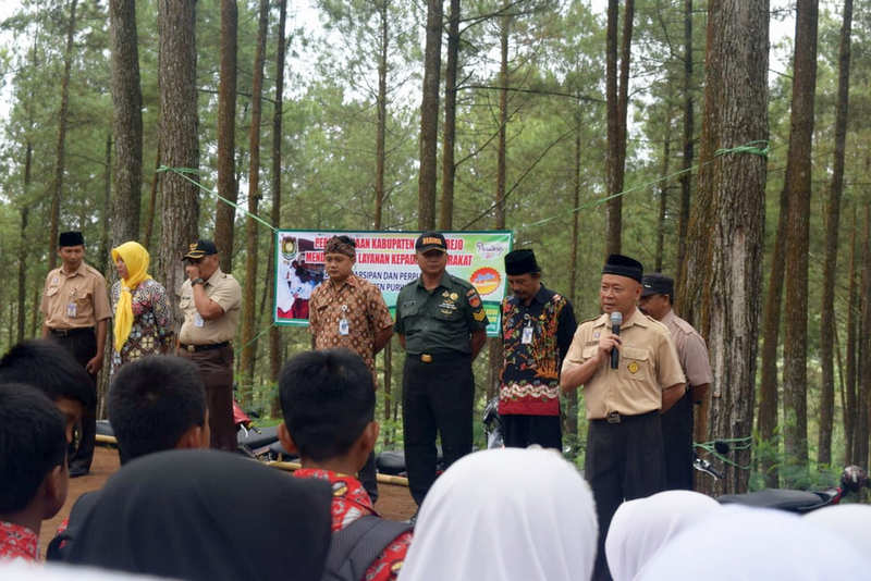 Promosi dan Publikasi Perpustakaan di Lokasi Wisata Hutan Pinus Kalilo Kecamatan Kaligesing