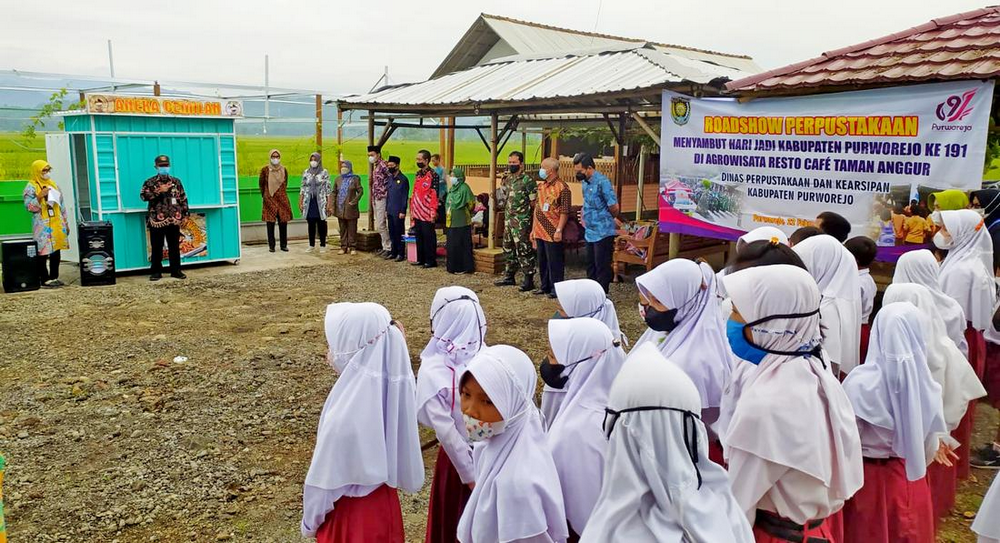 Roadshow Perpustakaan di Agrowisata Resto Taman Anggur Menyambut Hari Jadi Kabupaten Purworejo ke-191