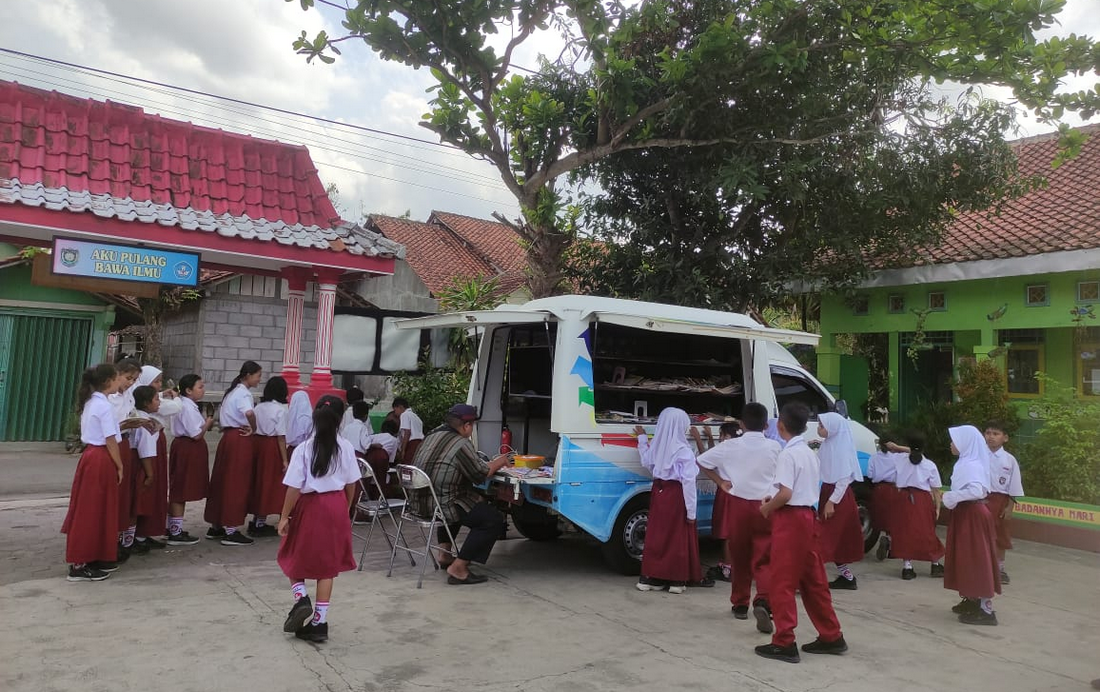 Pelaksanaan Layanan Perpustakaan Keliling Kabupaten Purworejo Bulan Oktober