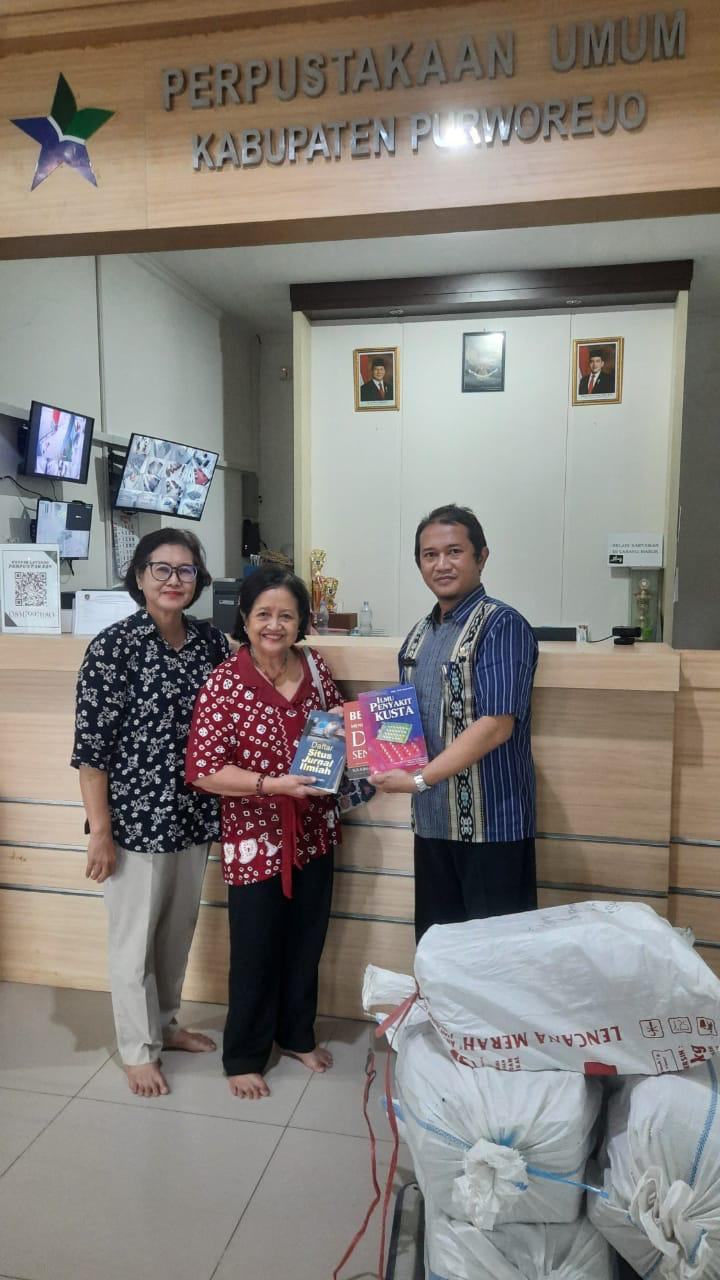 Perpustakaan Kabupaten Purworejo Menerima Hibah Buku