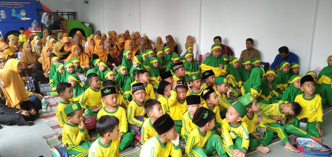 Outing Class TK Al Arif dan Parenting Seru di Perpustakaan