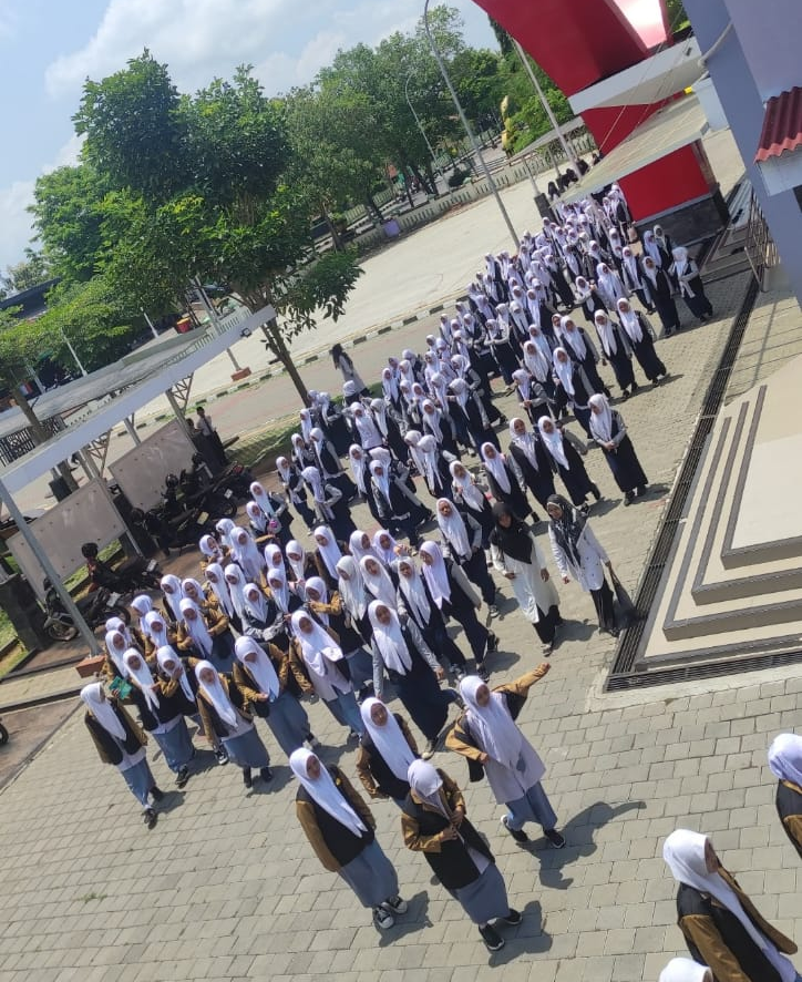 300 Santri Pondok Pesantren An-Nawawi Mlilir Boyongan Ke Perpustaakaan Umum