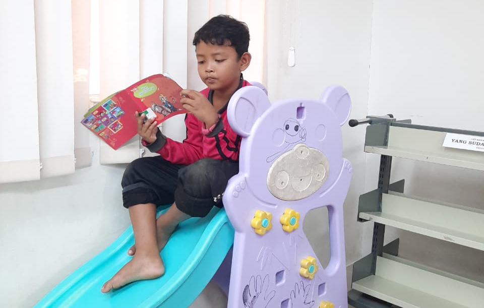 Asyiknya di Perpustakaan